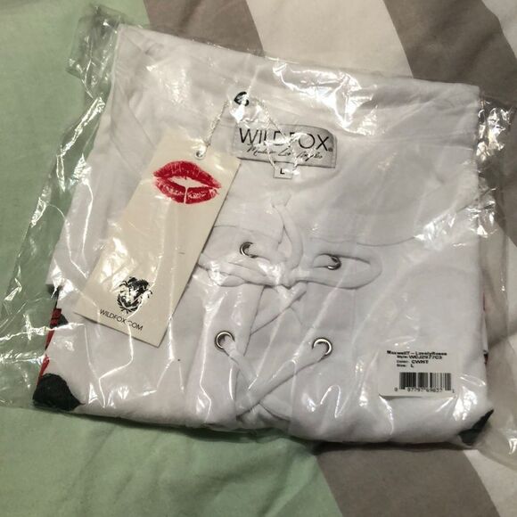 Gorgeous WILDFOX roses blouse - Picture 6 of 6